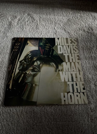 Disque 33T Miles Davis - the man with the horn, état: Très bon état, 18,00 €, 19,60 € Protection acheteurs incluse