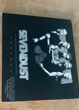 Soldes! Sevendust - Seasons Special edition, état: Neuf sans étiquette, 16,00 €, 17,50 € Protection acheteurs incluse
