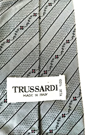 Cravatta Tussardi. Pura seta , merk: Trussardi, staat: Heel goed, € 10,00, € 11,20 inclusief Kopersbescherming