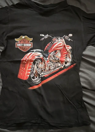 Zwarte tshirt met motor print, marca: roman tiriam, estado: Muy bueno, tamaño: XS, 15,00 €, 16,45 € Protección al comprador incluida