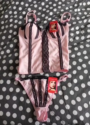 Ensemble bustier + string 40, marque: Lingerie Land, état: Neuf avec étiquette, taille: L / 40 / 12, 5,00 €, 5,95 € Protection acheteurs incluse