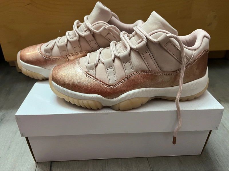 Air Jordan 11 Retro Low rose Vinted