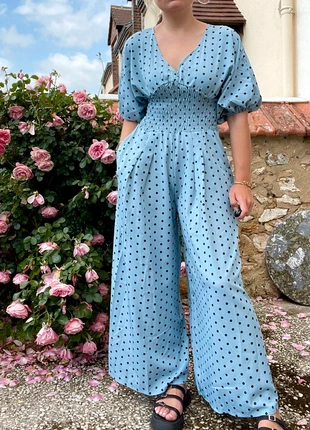 Magnifique combinaison bleu à pois noirs jambes larges taille M, zustand: Sehr gut, größe: M / 38 / 10, 27,90 €, 30,00 € beinhaltet Vinted-Käuferschutz Pro