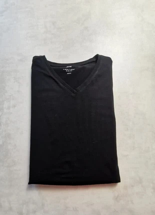 Tshirt H&M en col V / Noir / Très Bon État / M, marca: H&M, estado: Muy bueno, tamaño: M, 2,00 €, 2,80 € Protección al comprador incluida