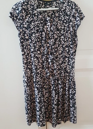 Robe d'été à motifs florales, merk: IKKS, staat: Nieuw zonder prijskaartje, maat: 10 jaar / 140 cm, € 7,00, € 8,05 inclusief Kopersbescherming