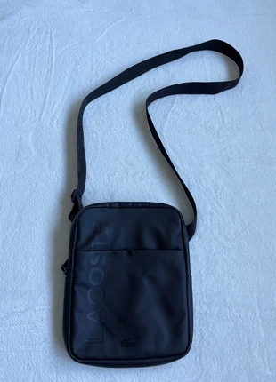Sacoche Lacoste, marque: Lacoste, état: Très bon état, 12,00 €, 13,30 € Protection acheteurs incluse