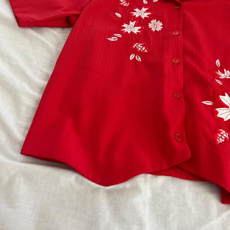 BonWorth red embroidered short sleeve button down top 3