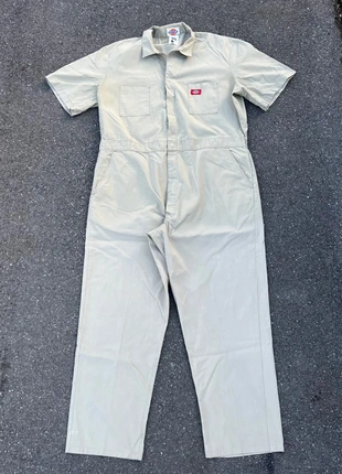 The vintage 1990’s dickies jumpsuit/combinaison workwear beige - Taille XL, merk: Dickies, staat: Heel goed, maat: XL / 42 / 14, € 29,00, € 31,15 inclusief Kopersbescherming Pro