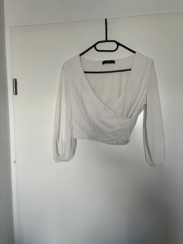 Blouse blanche Bershka croisé à l’avant 2