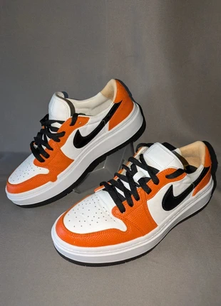 Air Jordan 1 Elevate Low SE Brilliant Orange FD9100-801 taille 40,5 quasi neuves, marca: Nike, estado: Muy bueno, tamaño: 40,5, 65,00 €, 68,95 € Protección al comprador Pro incluida