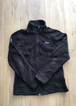 Veste polaire Patagonia femmes Synchilla Noire avec logo d’entreprise, taille S, état satisfaisant, merk: Patagonia, staat: Veelgebruikt, maat: S / 36 / 8, € 25,00, € 26,95 inclusief Kopersbescherming Pro
