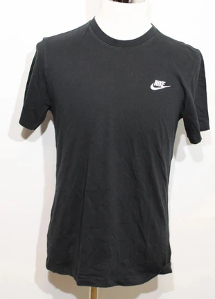 T shirt / Tee Nike Brodé Taille S en très bon état, marque: Nike, état: Très bon état, taille: S, 16,00 €, 17,50 € Protection acheteurs (Pro) incluse