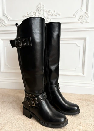 Bottes noires élégantes à boucles, marca: CHC-Shoes, estado: Muito bom, tamanho: 40, €35.00, €37.45 inclui Proteção do Comprador Pro