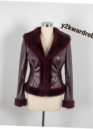 💜 Veste courte bordeaux en similicuir style Y2K/Fourrure à col large, brand: friperie, condizioni: Ottime, taglia: M / IT 42 / EU 38, €54.90, €58.35 include la Protezione acquisti