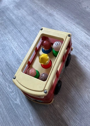 Vintage bus met poppetjes, merk: Fisher Price, staat: Goed, maat: Universeel, € 3,00, € 3,85 inclusief Kopersbescherming