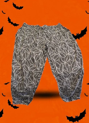 Pantalon C&A Taille 44 - Motif Feuilles - Confort et Style 🌿, marque: C&A, état: Très bon état, taille: XXL / 44 / 16, 6,00 €, 7,00 € Protection acheteurs incluse