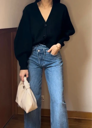 & Other Stories magnifique cardigan noir en laine manches ballon taille XS 34, marque: & Other Stories, état: Très bon état, taille: XS / 34 / 6, 50,00 €, 53,20 € Protection acheteurs incluse