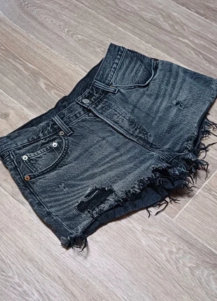 mini-short 501 jeans levis gris/noir taille M, brand: Levi's, condizioni: Ottime, taglia: M / IT 42 / EU 38, €14.00, €15.40 include la Protezione acquisti