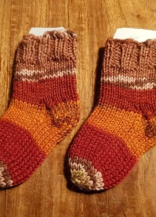 Babysokjes maat S, merk: Hand Knitted, staat: Nieuw zonder prijskaartje, maat: Tot 1 maand / 50 cm, € 5,00, € 5,95 inclusief Kopersbescherming