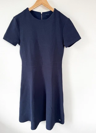 Robe manches courtes bleu marine Tommy Hilfiger Taille S, brand: Tommy Hilfiger, condizioni: Ottime, taglia: S / IT 40 / EU 36, €22.00, €23.80 include la Protezione acquisti