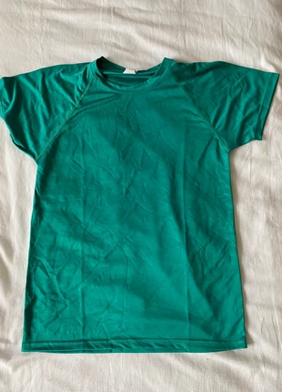 T-shirt sport , zustand: Gut, größe: L, 1,00 €, 1,75 € inklusive Vinted-Käuferschutz