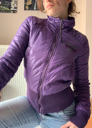 Sporty y2k cropped bomber retro jacket, brand: ONLY, condizioni: Ottime, taglia: S / IT 40 / EU 36, €38.00, €40.60 include la Protezione acquisti