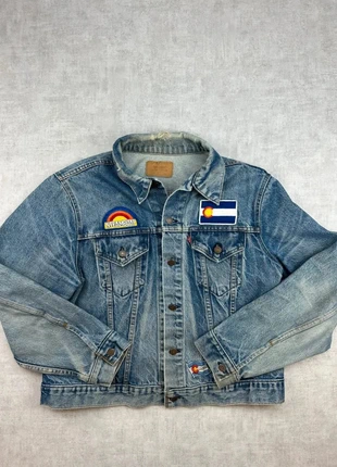 Veste en jean Levi’s vintage T-XL femme Made in USA style destroy. LEV310F, brand: Levi's, condizioni: Buone, taglia: XL / IT 46 / EU 42, €39.90, €42.60 include la Protezione acquisti Pro