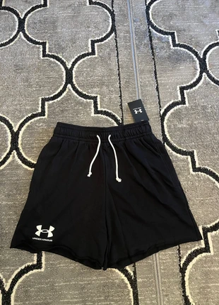 Short under armour, brand: Under Armour, condizioni: Nuovo con cartellino, taglia: S, €20.00, €21.70 include la Protezione acquisti