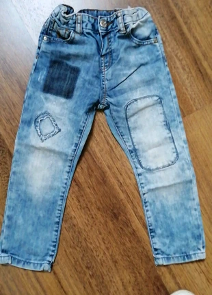 Jean tendance , merk: Zara, staat: Heel goed, maat: 24-36 maanden / 92 cm, € 8,00, € 9,10 inclusief Kopersbescherming