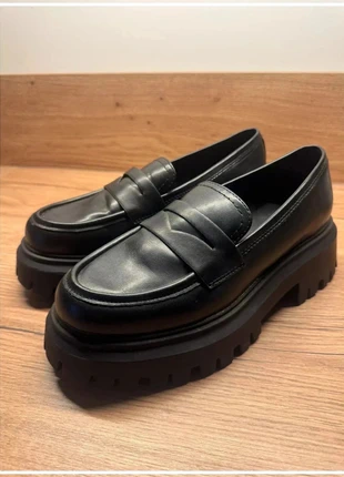 Mocassin noir plate-forme stradivarius, marque: Stradivarius, état: Très bon état, taille: 39, 24,00 €, 25,90 € Protection acheteurs incluse