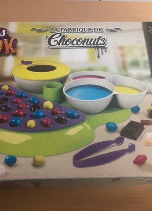 Fabrique de chocolats, brand: Kids Cook, condition: Good, size: 5 years / 110 cm, €3.00, €3.85 includes Buyer Protection