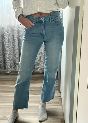 Jeans Kick Flare/Trombetta Cropped - Vita Bassa/Regolare - Orlo Sfilacciato, marque: H&M Divided, état: Très bon état, taille: M / 38 / 10, 7,00 €, 8,05 € Protection acheteurs incluse