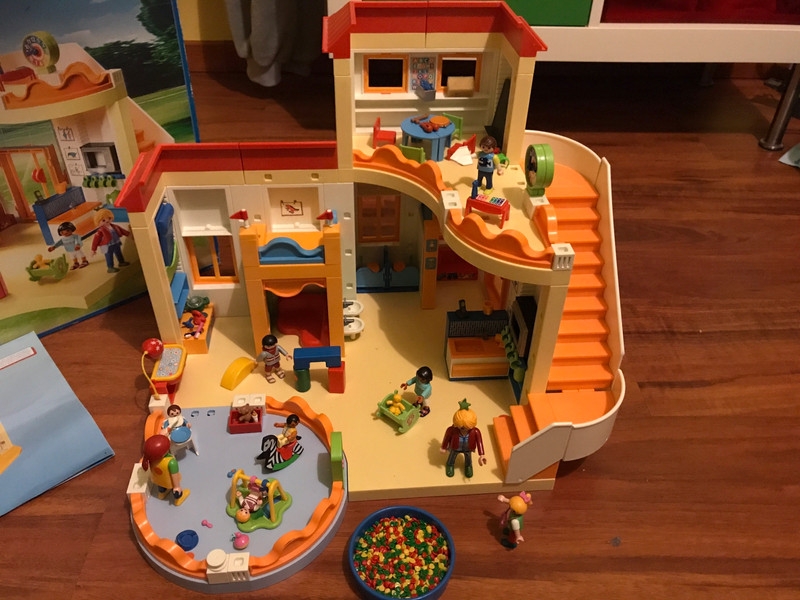 Playmobil City Life - La garderie - réf 5567 + La crèche avec bébés - réf  5570 