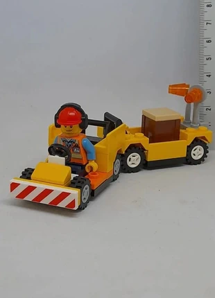 Véhicule tracteur de remorquage tarmac aéroport lego, brand: LEGO, condition: Very good, size: One size, €15.00, €16.45 includes Buyer Protection Pro