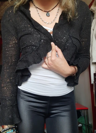 Petit gilet noir à paillettes et froufrou, marca: Sophyline, estado: Muito bom, tamanho: Tamanho único, €2.00, €2.80 inclui Proteção do Comprador