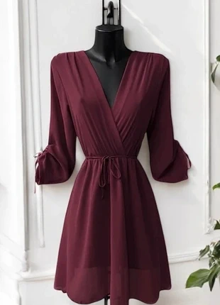 Robe courte bordeaux taille M, marque: Boutique Parisienne, état: Très bon état, taille: M / 38 / 10, 31,00 €, 33,25 € Protection acheteurs (Pro) incluse