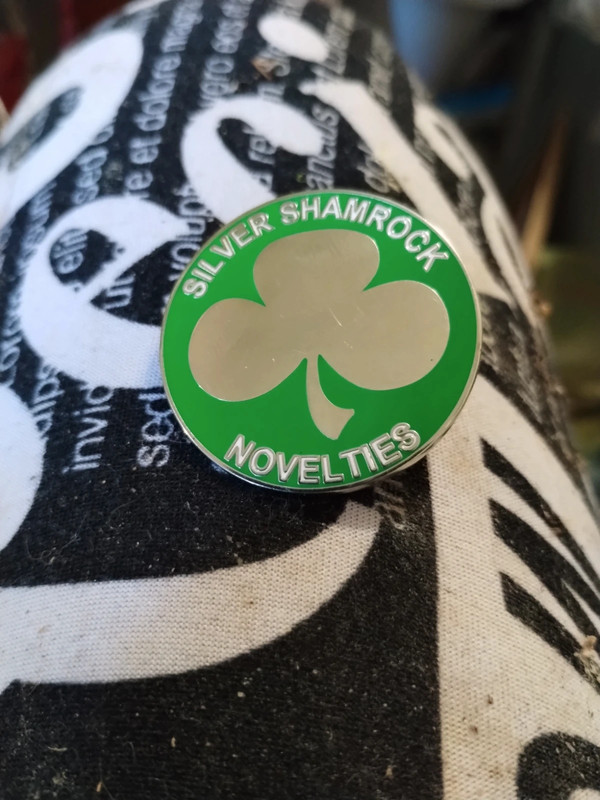 Always stay Lucky by wearing your silver shamrock vintage 1970s lapel pin