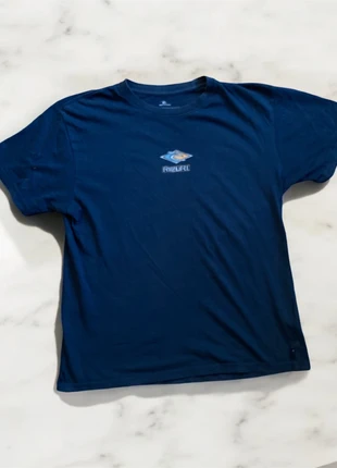 T-shirt rip curl avec logo 14ans Bon état, marque: Rip Curl, état: Bon état, taille: 14 ans / 164 cm, 5,00 €, 5,95 € Protection acheteurs incluse