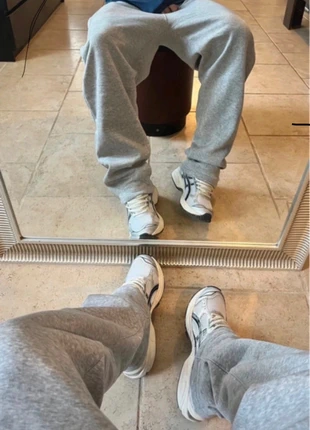 Bas jogging gris large oversize, état: Neuf avec étiquette, taille: M, 25,00 €, 26,95 € Protection acheteurs incluse