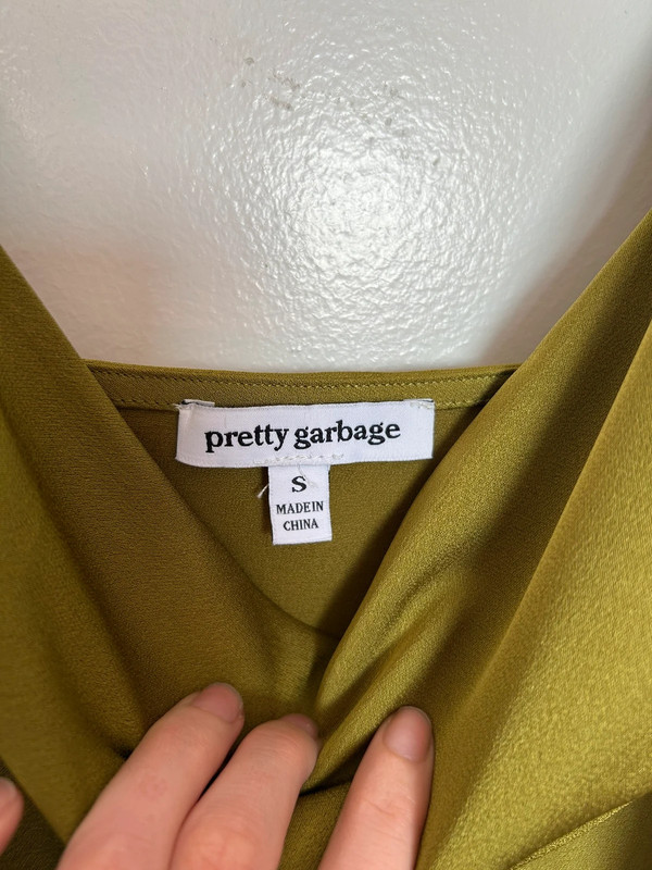 Pretty garbage green satin mini dress 2