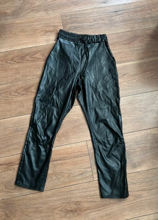 Leather look cropped trousers, brand: PrettyLittleThing, condition: Very good, size: XXS / 4, £2.50, £3.33 includes Buyer Protection