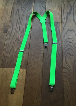 Bretels fel groen carnaval, staat: Heel goed, € 2,00, € 2,80 inclusief Kopersbescherming