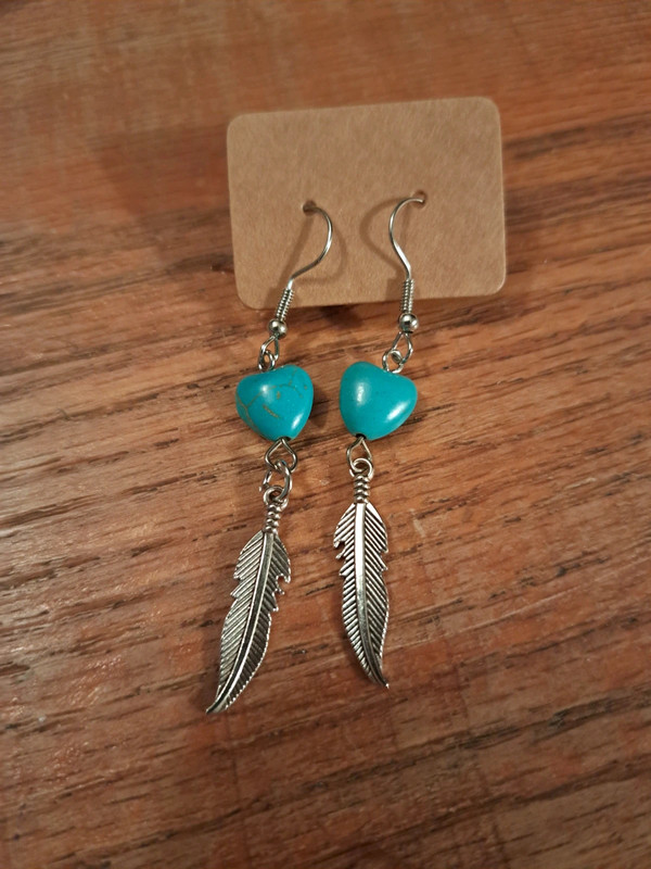 Silver feather earrings with turquoise heart 1