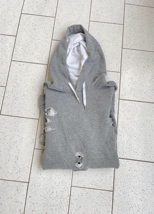 Felpa bambino grigia con buchi, marque: Bambino, état: Très bon état, taille: 14 ans / 164 cm, 5,00 €, 5,95 € Protection acheteurs incluse