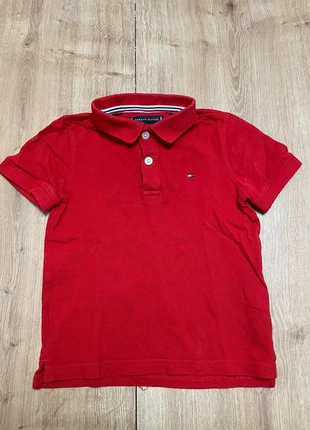 Tommy Hilfiger polo, merk: Tommy Hilfiger, staat: Nieuw zonder prijskaartje, maat: 3 jaar / 98 cm, € 15,00, € 16,45 inclusief Kopersbescherming