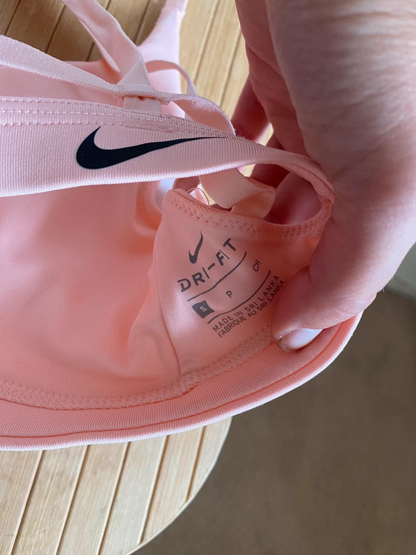 Peach Nike sports bra size small - Vinted