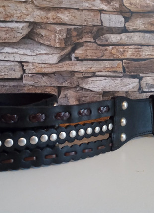 Ceinture large Mexx noire style country western rock à clous, marke: Mexx, zustand: Sehr gut, größe: 75, 7,00 €, 8,05 € inklusive Vinted-Käuferschutz