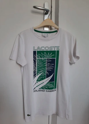 Tee-shirt Roland Garros Lacoste, merk: Lacoste, staat: Heel goed, maat: XS, € 12,00, € 13,30 inclusief Kopersbescherming