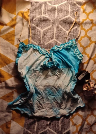 Top vintage bleu avec froufrous, brand: Vintage Dressing, condizioni: Ottime, taglia: S / IT 40 / EU 36, €3.00, €3.85 include la Protezione acquisti