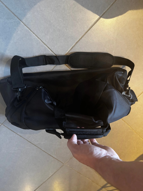 Sac de voyage - 3M Science / Applied to Life / Refinishing & Redefine - Noir & rouge - Neuf - photo numéro 4